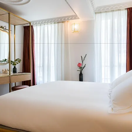 Rose Bourbon Otel 3*