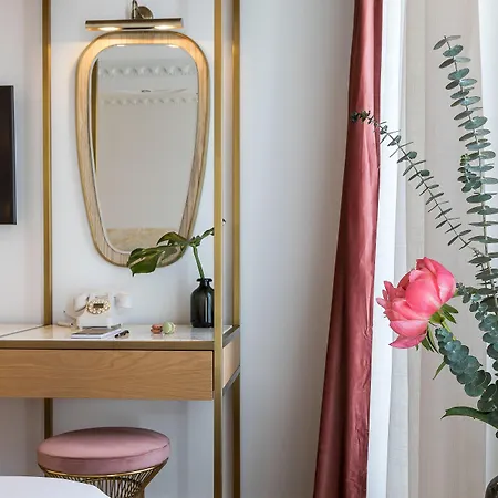 Rose Bourbon 3* París