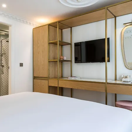 Rose Bourbon 3* Paříž