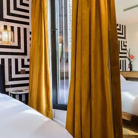 Rose Bourbon Paříž