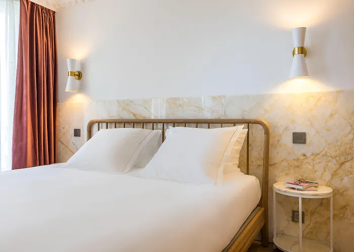 Rose Bourbon 3* París