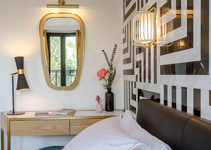 Rose Bourbon Hotel 3*