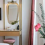 Rose Bourbon 3* Parigi