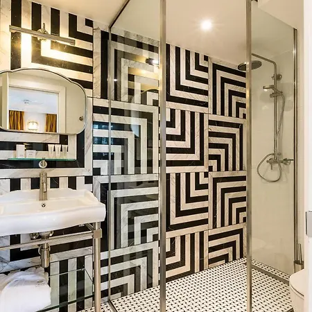 Rose Bourbon Hotel 3*