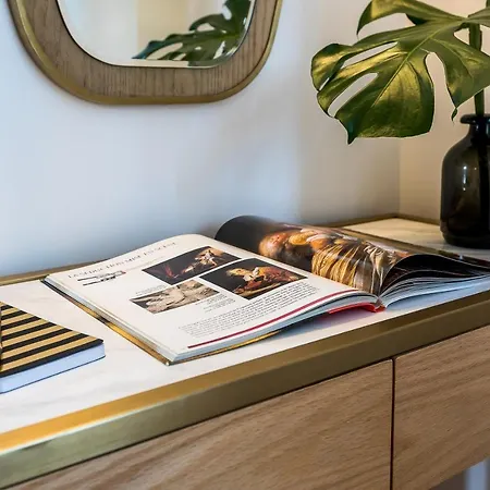 Rose Bourbon Paris